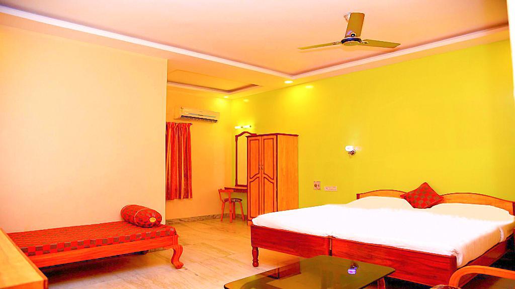 Sindhu Towers Hotel Vellore Exterior foto